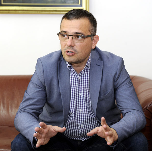 Странци неће газдовати српским њивама